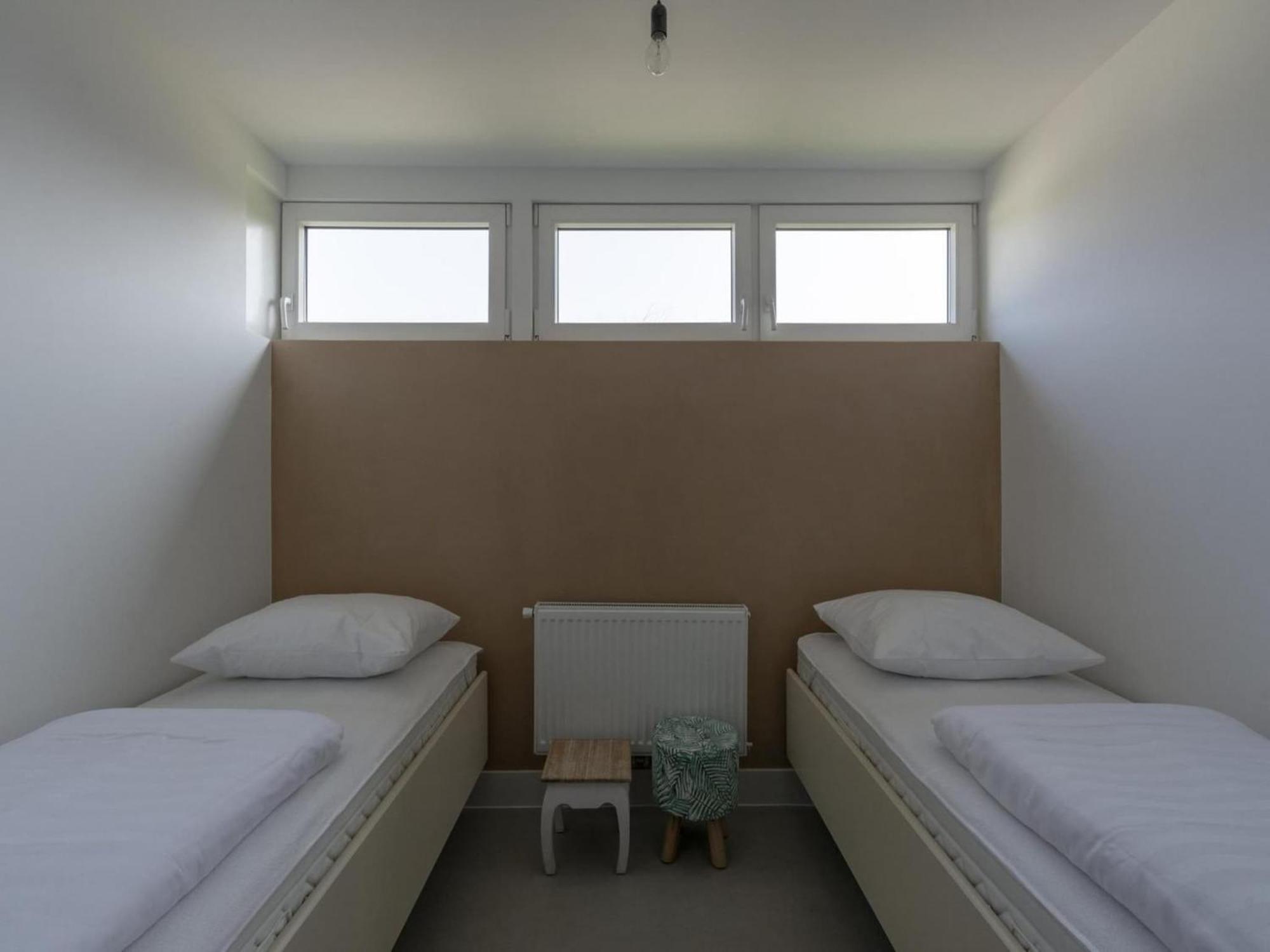 Attractive Bungalow With Modern Furnishings Sint Maartensvlotbrug المظهر الخارجي الصورة
